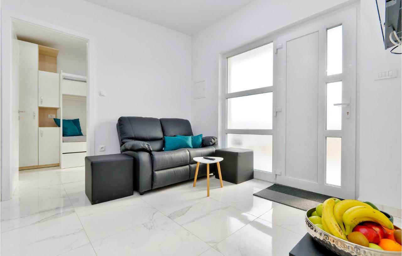 8 Bedroom Lovely Home In Durdevac Ðurđevac Εξωτερικό φωτογραφία