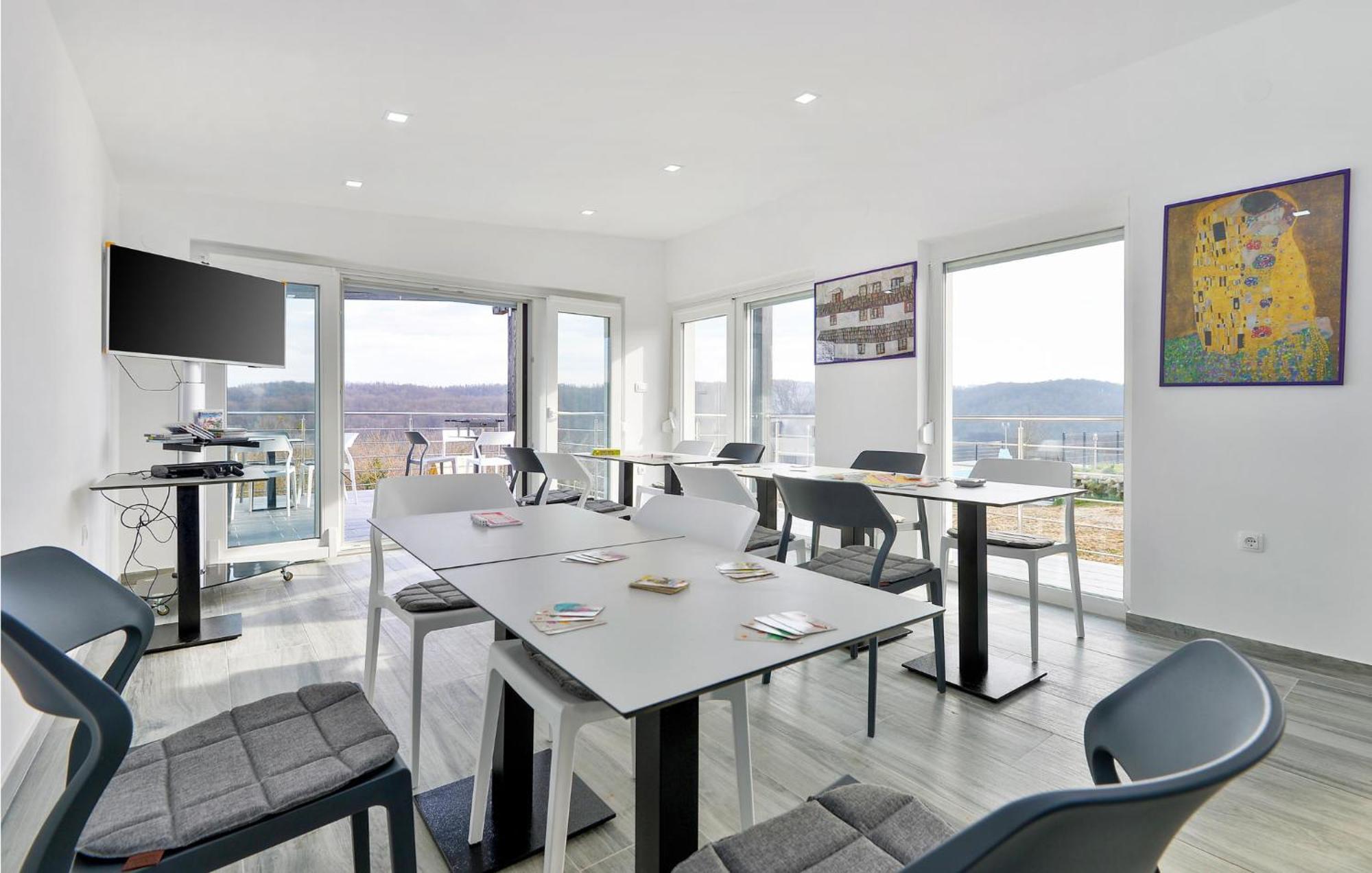 8 Bedroom Lovely Home In Durdevac Ðurđevac Εξωτερικό φωτογραφία